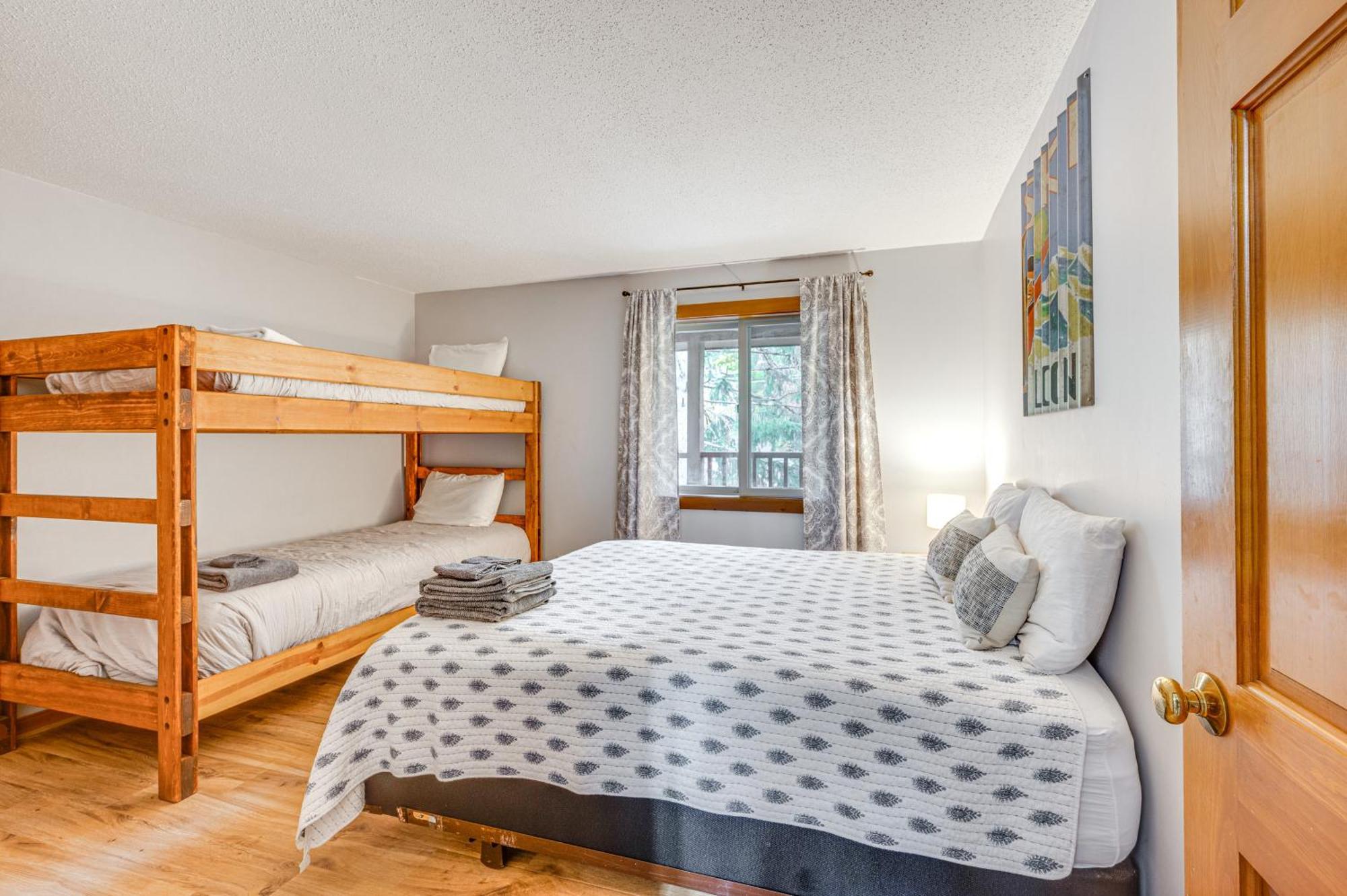With Balcony 2 Mi To Loon Mtn! Apartment Lincoln